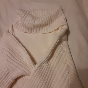 Liz Claiborne Cream Sweater M